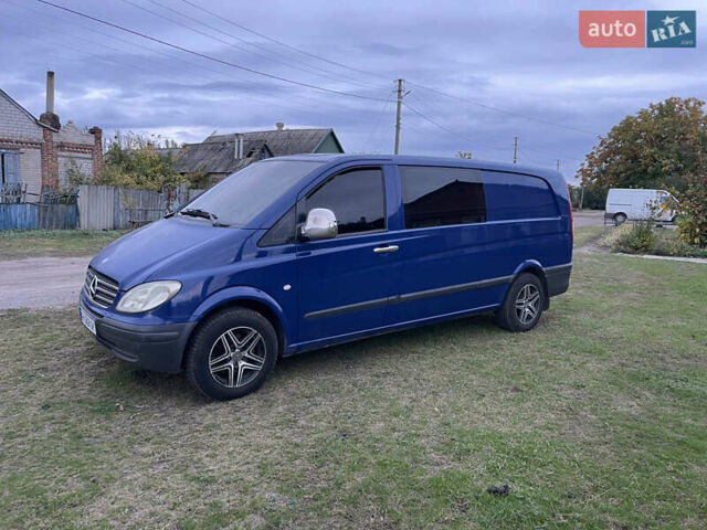 Синий Мерседес Вито, объемом двигателя 2.15 л и пробегом 390 тыс. км за 8900 $, фото 1 на Automoto.ua
