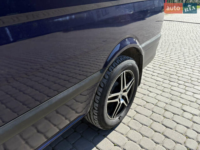 Синий Мерседес Вито, объемом двигателя 2.15 л и пробегом 320 тыс. км за 8888 $, фото 12 на Automoto.ua