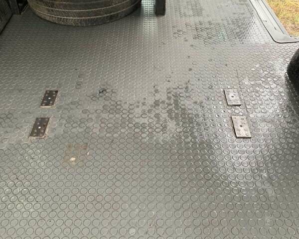 Синий Мерседес Вито, объемом двигателя 2.15 л и пробегом 412 тыс. км за 8700 $, фото 11 на Automoto.ua