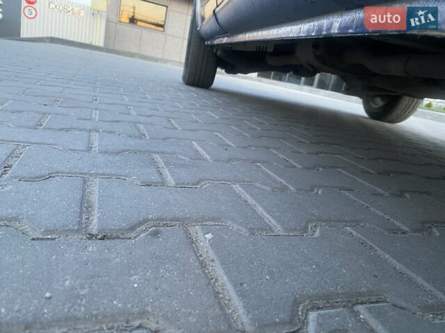 Синий Мерседес Вито, объемом двигателя 2.15 л и пробегом 429 тыс. км за 8499 $, фото 16 на Automoto.ua