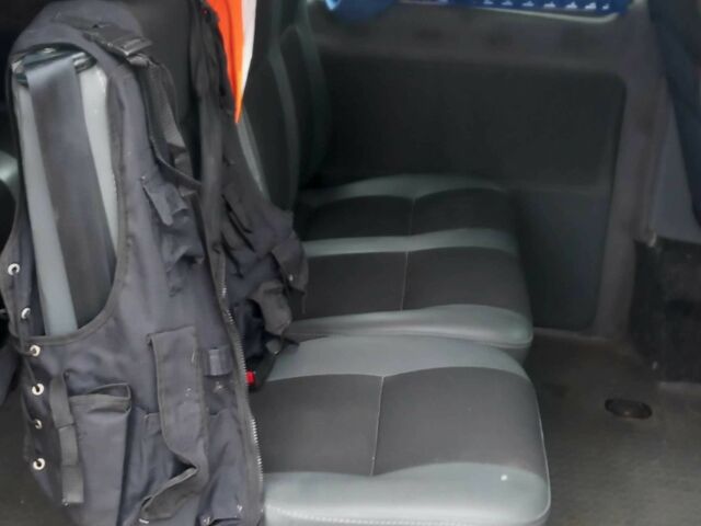 Синий Мерседес Вито, объемом двигателя 2.15 л и пробегом 320 тыс. км за 8700 $, фото 12 на Automoto.ua