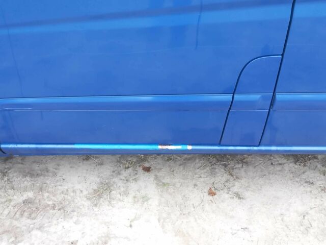 Синий Мерседес Вито, объемом двигателя 2.15 л и пробегом 320 тыс. км за 8700 $, фото 4 на Automoto.ua