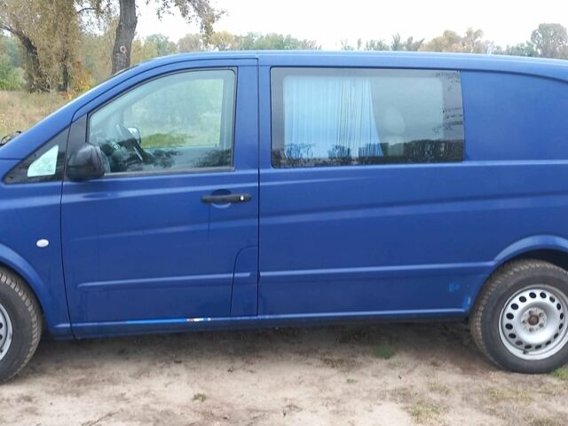 Синий Мерседес Вито, объемом двигателя 2.15 л и пробегом 320 тыс. км за 8700 $, фото 3 на Automoto.ua