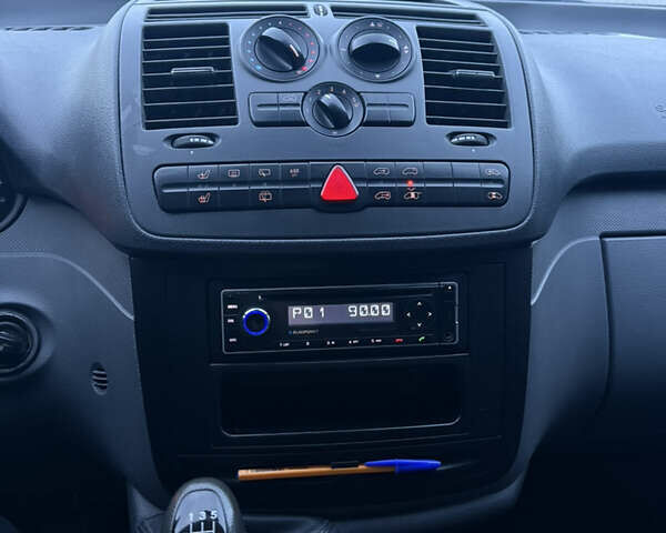 Синій Мерседес Віто, об'ємом двигуна 2.15 л та пробігом 221 тис. км за 11600 $, фото 15 на Automoto.ua