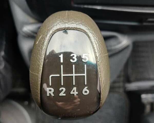 Синій Мерседес Віто, об'ємом двигуна 2.15 л та пробігом 345 тис. км за 10700 $, фото 17 на Automoto.ua