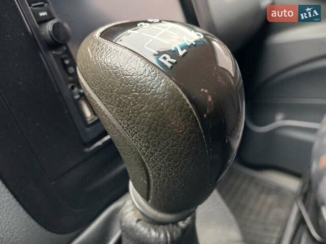 Синій Мерседес Віто, об'ємом двигуна 2.15 л та пробігом 345 тис. км за 10850 $, фото 13 на Automoto.ua