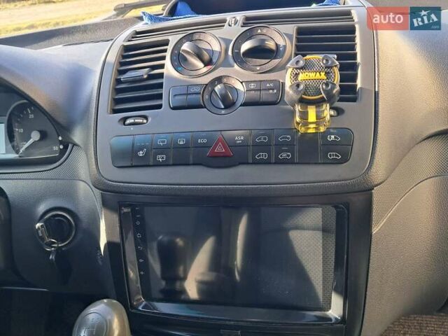 Синий Мерседес Вито, объемом двигателя 2.14 л и пробегом 285 тыс. км за 12000 $, фото 18 на Automoto.ua