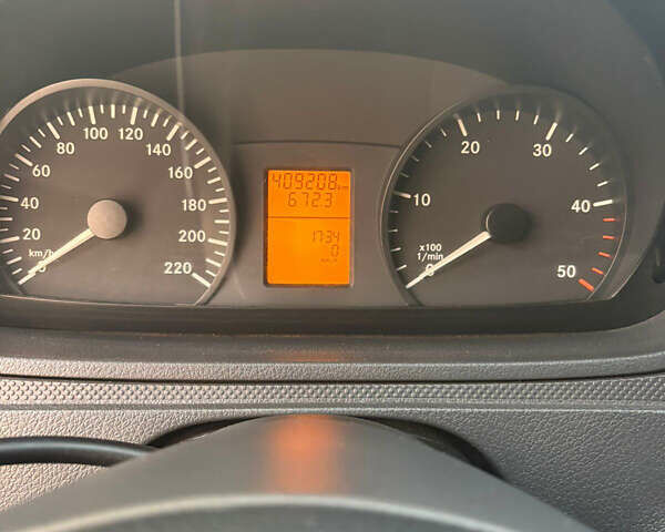 Синий Мерседес Вито, объемом двигателя 2.14 л и пробегом 400 тыс. км за 10000 $, фото 6 на Automoto.ua