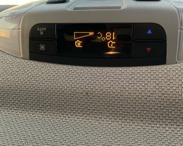 Синий Мерседес Вито, объемом двигателя 2.14 л и пробегом 385 тыс. км за 15999 $, фото 14 на Automoto.ua