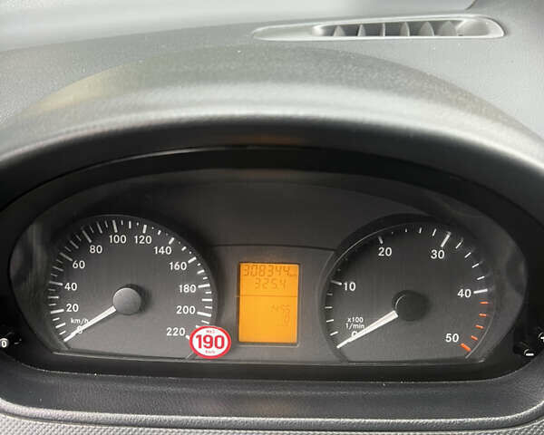 Синий Мерседес Вито, объемом двигателя 2.14 л и пробегом 309 тыс. км за 15500 $, фото 14 на Automoto.ua