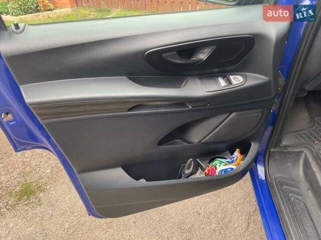 Синий Мерседес Вито, объемом двигателя 2.2 л и пробегом 210 тыс. км за 16700 $, фото 11 на Automoto.ua