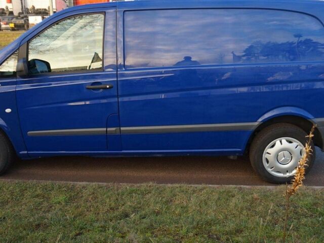Синій Мерседес Віто, об'ємом двигуна 2.2 л та пробігом 145 тис. км за 8600 $, фото 4 на Automoto.ua