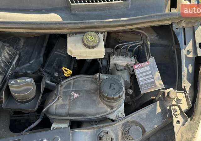 Синій Мерседес Віто, об'ємом двигуна 2.14 л та пробігом 170 тис. км за 20000 $, фото 14 на Automoto.ua
