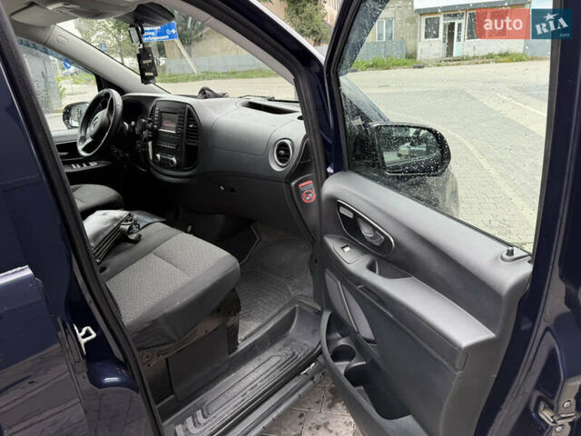 Мерседес Вито 2016 в Ужгороде на Automoto.ua Синий Мерседес Вито, объемом двигателя 2.14 л и пробегом 285 тыс. км за 24800 $, фото 9 на Automoto.ua