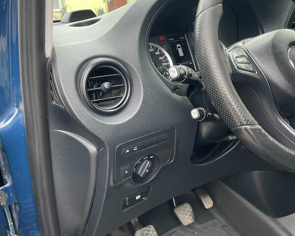 Синій Мерседес Віто, об'ємом двигуна 2.2 л та пробігом 240 тис. км за 21500 $, фото 8 на Automoto.ua