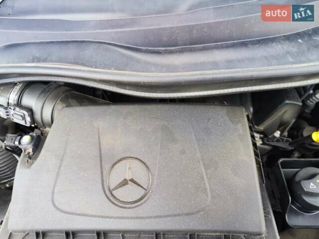 Синій Мерседес Віто, об'ємом двигуна 2.2 л та пробігом 200 тис. км за 33888 $, фото 31 на Automoto.ua