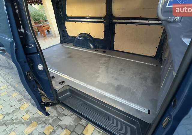 Синий Мерседес Вито, объемом двигателя 2.14 л и пробегом 297 тыс. км за 23150 $, фото 37 на Automoto.ua