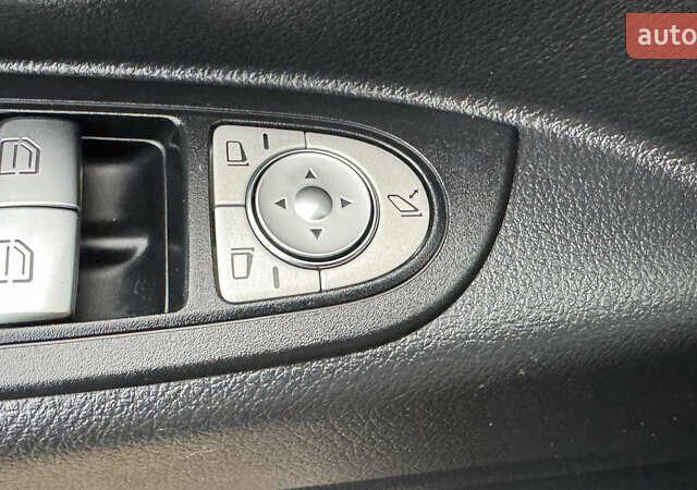 Синий Мерседес Вито, объемом двигателя 2.14 л и пробегом 297 тыс. км за 23150 $, фото 83 на Automoto.ua