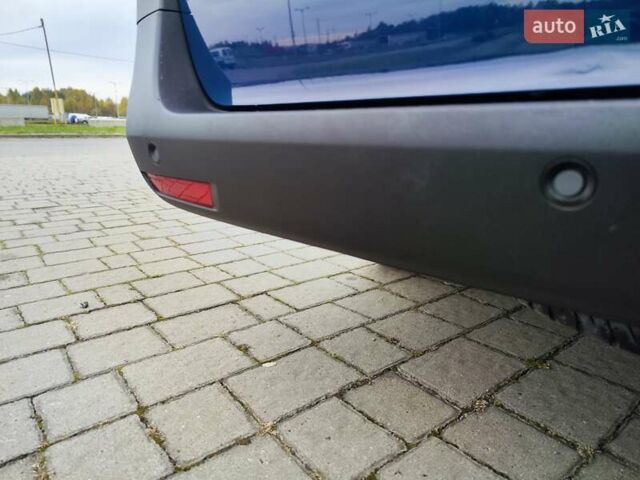 Синій Мерседес Віто, об'ємом двигуна 2.2 л та пробігом 200 тис. км за 33888 $, фото 13 на Automoto.ua