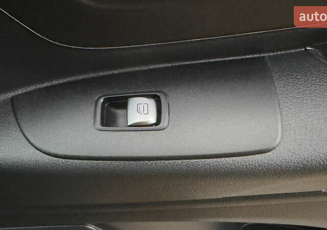 Синий Мерседес Вито, объемом двигателя 2.14 л и пробегом 297 тыс. км за 23150 $, фото 75 на Automoto.ua