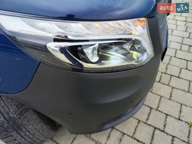 Синій Мерседес Віто, об'ємом двигуна 2.2 л та пробігом 200 тис. км за 33888 $, фото 17 на Automoto.ua