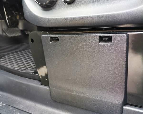 Синій Мерседес Віто, об'ємом двигуна 2.2 л та пробігом 200 тис. км за 33888 $, фото 65 на Automoto.ua