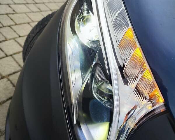 Синій Мерседес Віто, об'ємом двигуна 2.2 л та пробігом 200 тис. км за 33888 $, фото 6 на Automoto.ua