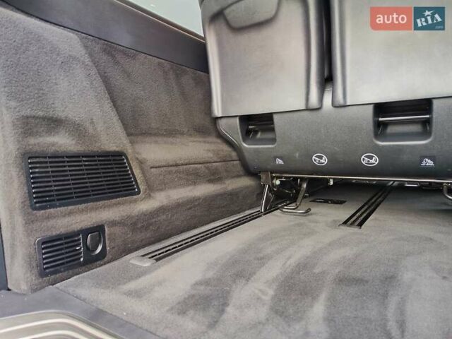 Синій Мерседес Віто, об'ємом двигуна 2.2 л та пробігом 200 тис. км за 33888 $, фото 118 на Automoto.ua