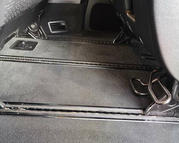 Синій Мерседес Віто, об'ємом двигуна 2.2 л та пробігом 200 тис. км за 33888 $, фото 91 на Automoto.ua