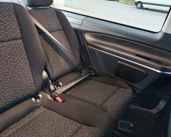 Синій Мерседес Віто, об'ємом двигуна 2.2 л та пробігом 200 тис. км за 33888 $, фото 95 на Automoto.ua