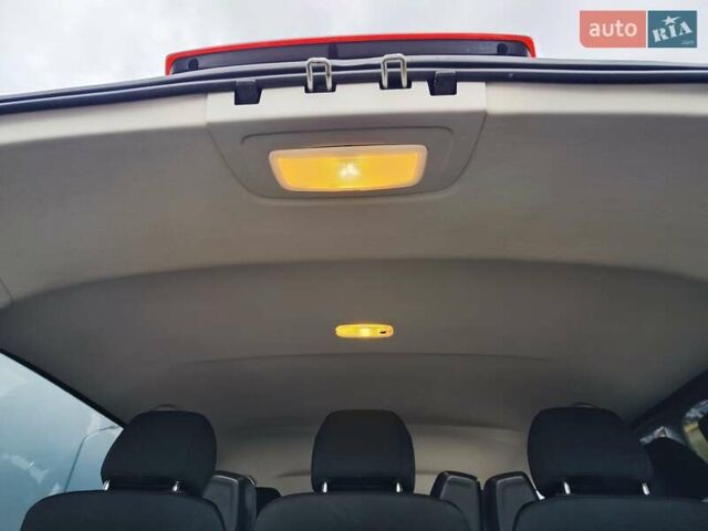 Синій Мерседес Віто, об'ємом двигуна 2.2 л та пробігом 200 тис. км за 33888 $, фото 114 на Automoto.ua