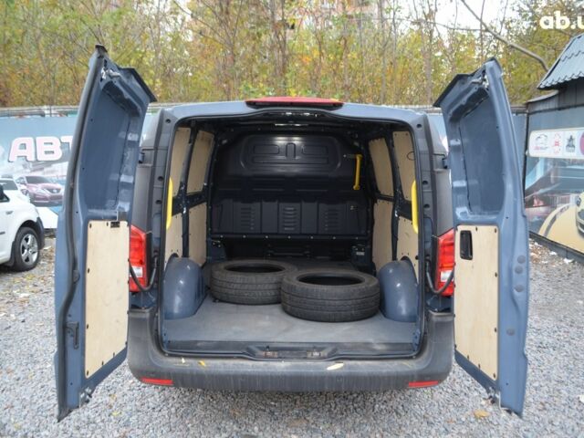 Синий Мерседес Вито, объемом двигателя 0 л и пробегом 38 тыс. км за 15000 $, фото 8 на Automoto.ua