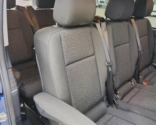 Синій Мерседес Віто, об'ємом двигуна 2.2 л та пробігом 200 тис. км за 33888 $, фото 88 на Automoto.ua