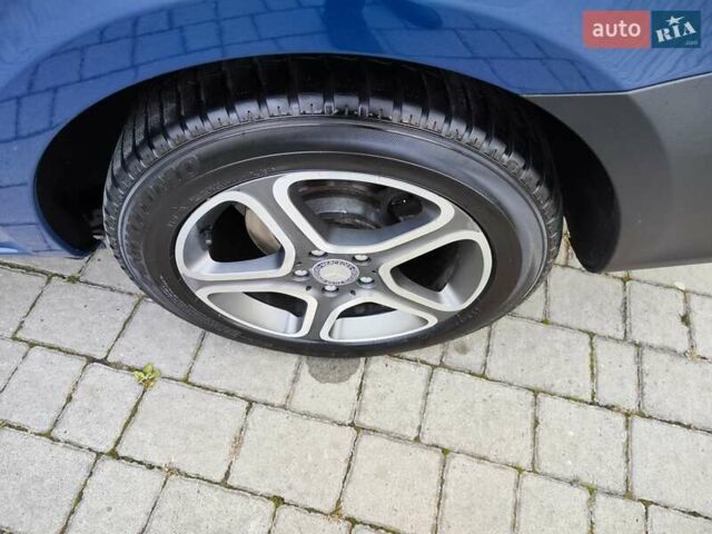 Синій Мерседес Віто, об'ємом двигуна 2.2 л та пробігом 200 тис. км за 33888 $, фото 37 на Automoto.ua