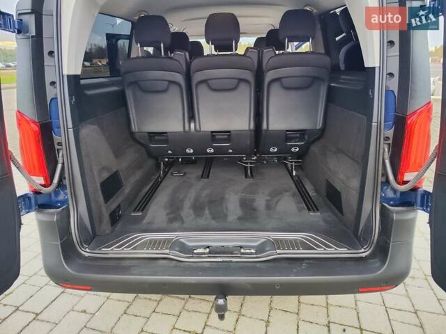 Синій Мерседес Віто, об'ємом двигуна 2.2 л та пробігом 200 тис. км за 33888 $, фото 123 на Automoto.ua