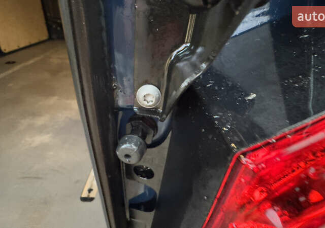 Синий Мерседес Вито, объемом двигателя 2.14 л и пробегом 297 тыс. км за 23150 $, фото 35 на Automoto.ua