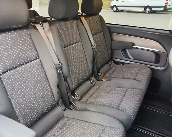 Синій Мерседес Віто, об'ємом двигуна 2.2 л та пробігом 200 тис. км за 33888 $, фото 87 на Automoto.ua