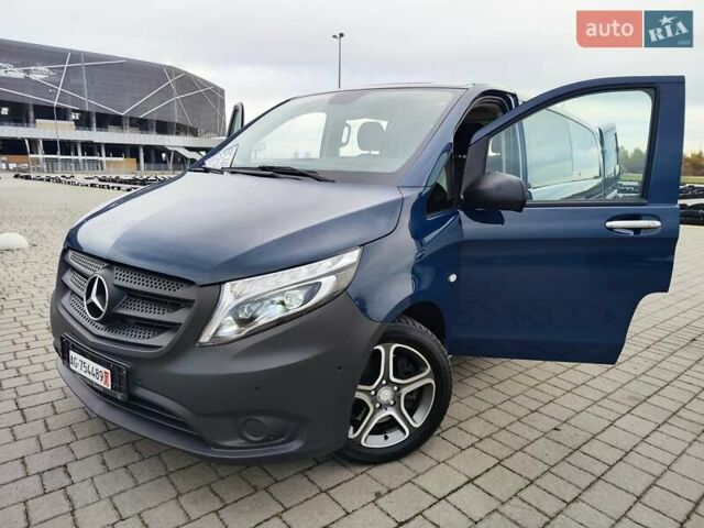 Синій Мерседес Віто, об'ємом двигуна 2.2 л та пробігом 200 тис. км за 33888 $, фото 4 на Automoto.ua