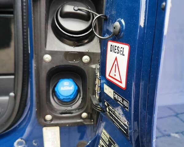 Синій Мерседес Віто, об'ємом двигуна 2.2 л та пробігом 200 тис. км за 33888 $, фото 67 на Automoto.ua