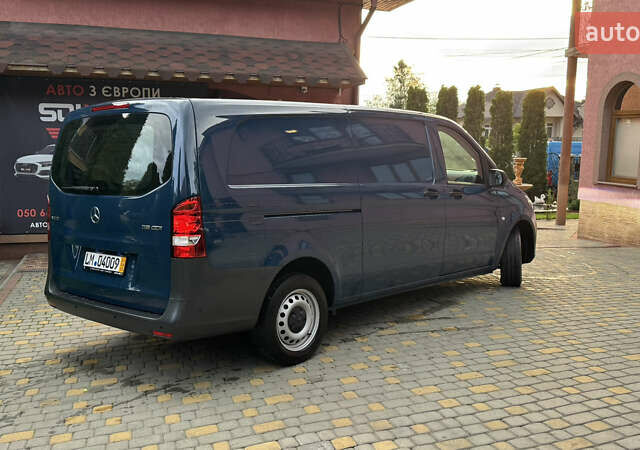 Синий Мерседес Вито, объемом двигателя 2.14 л и пробегом 297 тыс. км за 23150 $, фото 5 на Automoto.ua