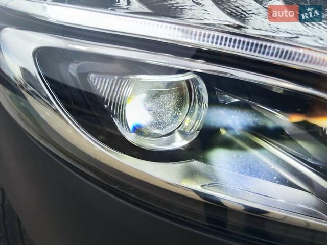 Синій Мерседес Віто, об'ємом двигуна 2.2 л та пробігом 200 тис. км за 33888 $, фото 9 на Automoto.ua