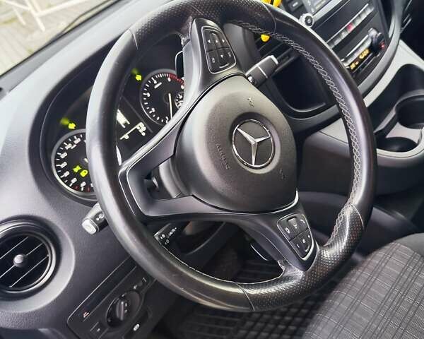 Синій Мерседес Віто, об'ємом двигуна 2.2 л та пробігом 200 тис. км за 33888 $, фото 62 на Automoto.ua