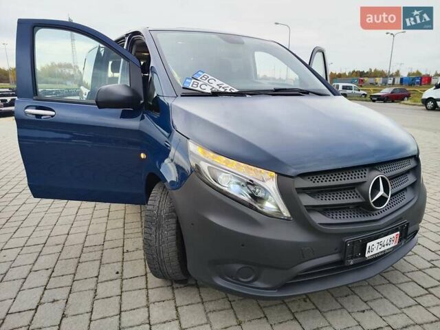 Синій Мерседес Віто, об'ємом двигуна 2.2 л та пробігом 200 тис. км за 33888 $, фото 5 на Automoto.ua