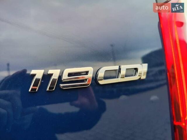 Синій Мерседес Віто, об'ємом двигуна 2.2 л та пробігом 200 тис. км за 33888 $, фото 18 на Automoto.ua