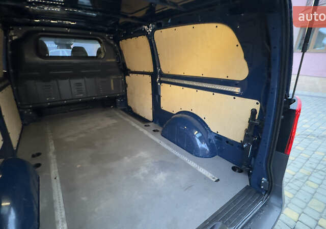 Синий Мерседес Вито, объемом двигателя 2.14 л и пробегом 297 тыс. км за 23150 $, фото 32 на Automoto.ua