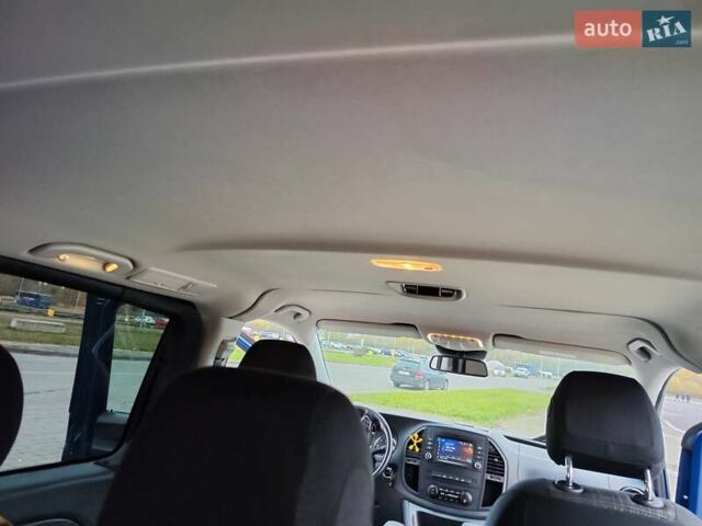 Синій Мерседес Віто, об'ємом двигуна 2.2 л та пробігом 200 тис. км за 33888 $, фото 98 на Automoto.ua