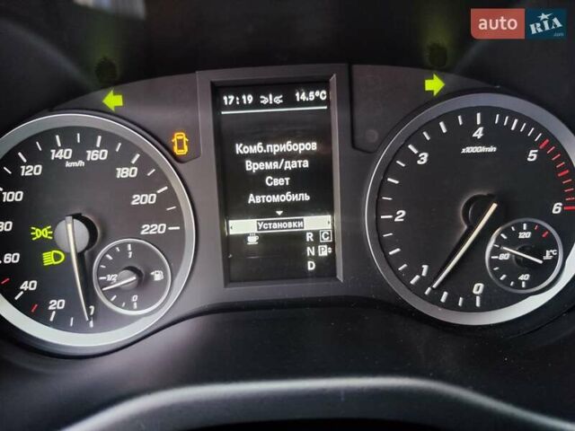 Синій Мерседес Віто, об'ємом двигуна 2.2 л та пробігом 200 тис. км за 33888 $, фото 42 на Automoto.ua