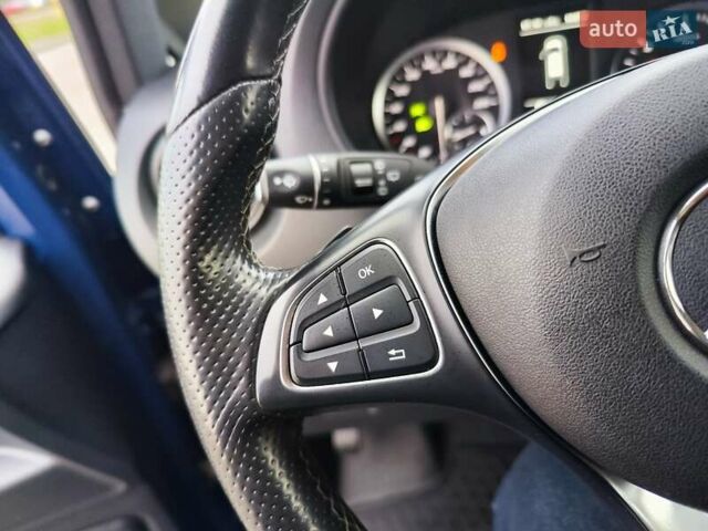 Синій Мерседес Віто, об'ємом двигуна 2.2 л та пробігом 200 тис. км за 33888 $, фото 58 на Automoto.ua