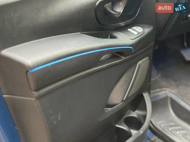 Синий Мерседес Вито, объемом двигателя 2.14 л и пробегом 156 тыс. км за 29500 $, фото 20 на Automoto.ua