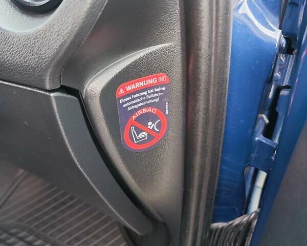 Синій Мерседес Віто, об'ємом двигуна 2.2 л та пробігом 200 тис. км за 33888 $, фото 74 на Automoto.ua